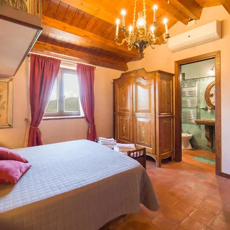 Gorgeous In With Wi-fi * Castelbuono (Sicily)