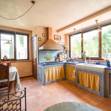 Gorgeous In With Wi-fi * Castelbuono (Sicily)
