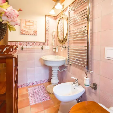 Gorgeous In With Wi-fi * Castelbuono (Sicily)